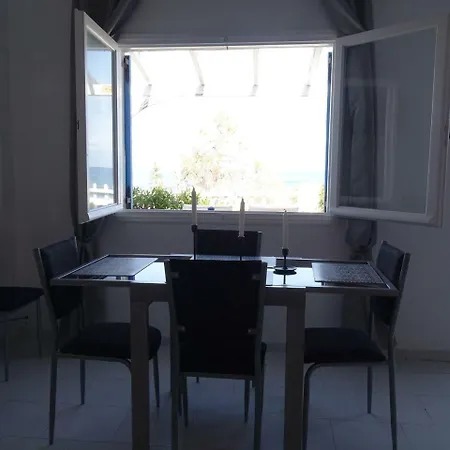 Nama House Monolithos