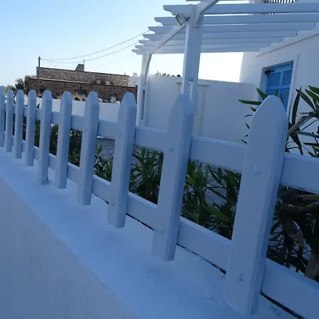 Nama House * Monolithos