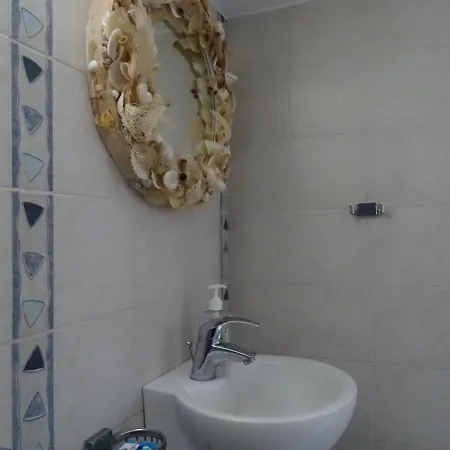 Nama House Monolithos